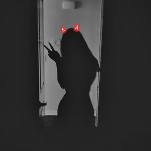 Meet your Posher, Chloe